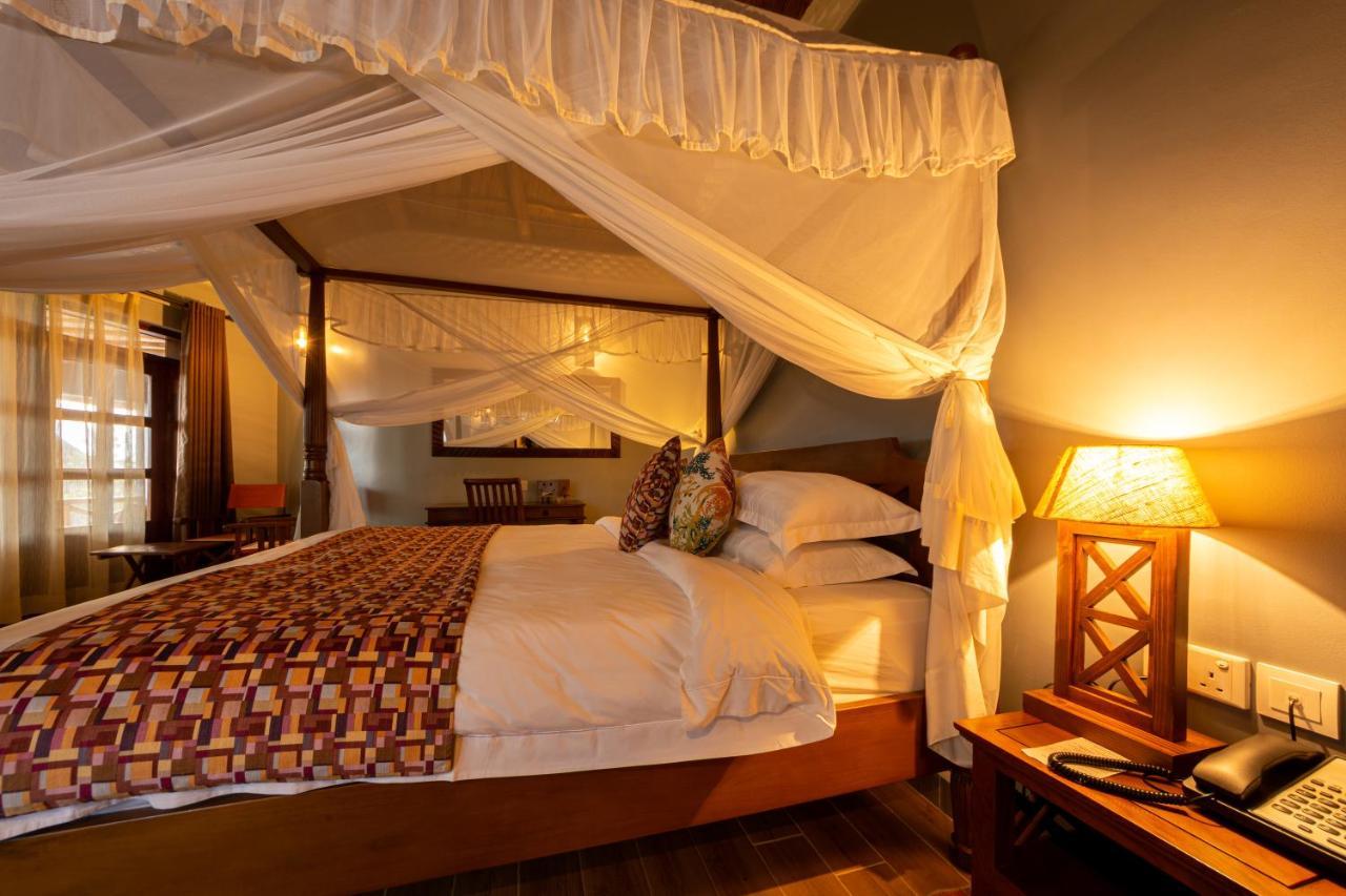 Emburara Farm Lodge Mbarara Exterior foto