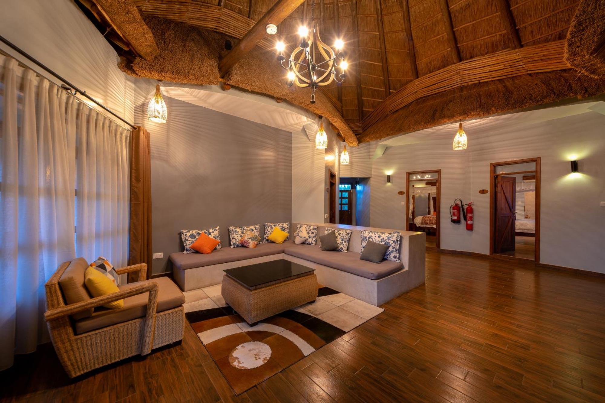 Emburara Farm Lodge Mbarara Exterior foto